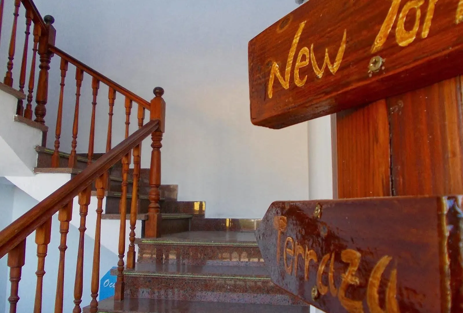 Sea Hostel Dive Alive Лос Кристианос